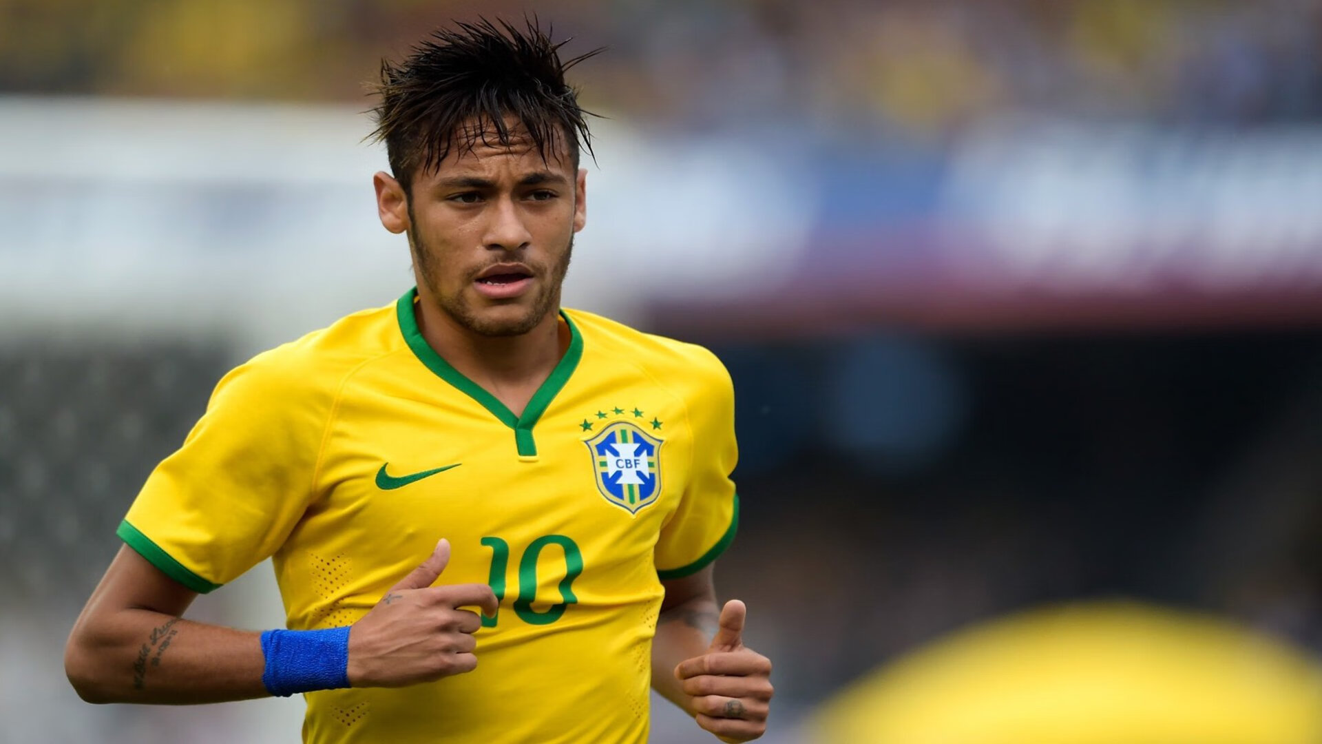 阿扎伦卡五赛季巅峰回归，加拿大赛场球迷狂欢